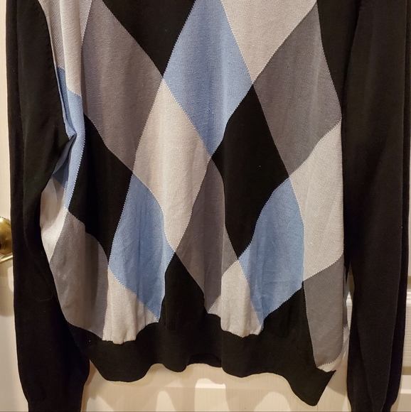 Kenneth Roberts Platinum Ladies Sweater - Picture 2 of 4